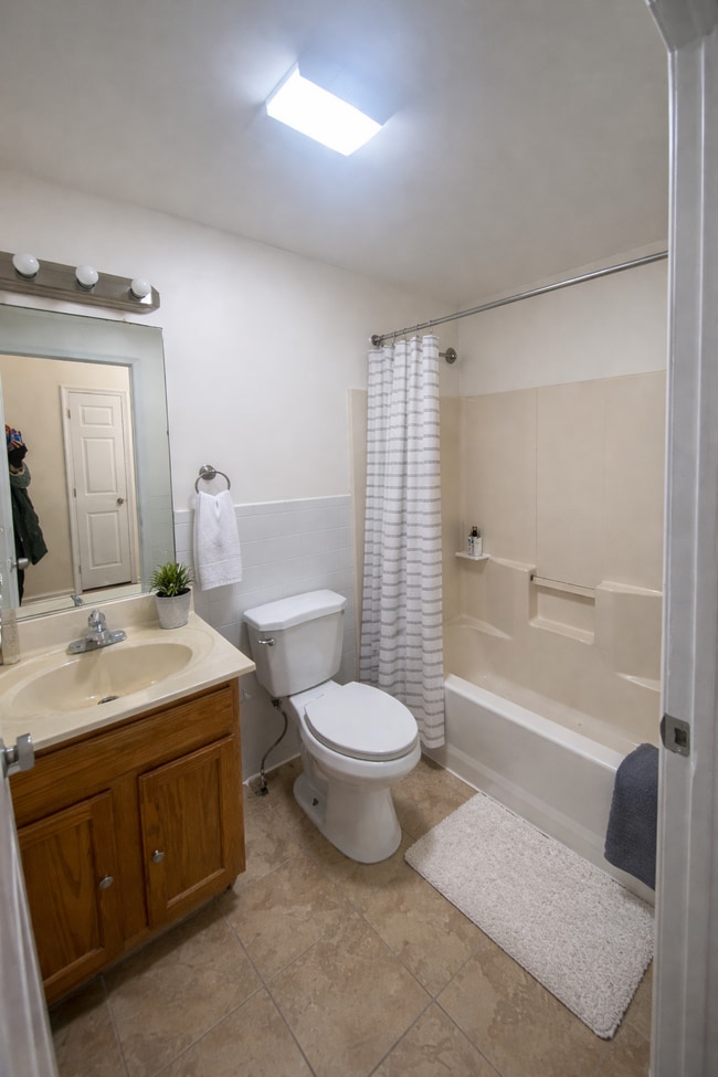 Photo - 381 S 6th St Unit 381