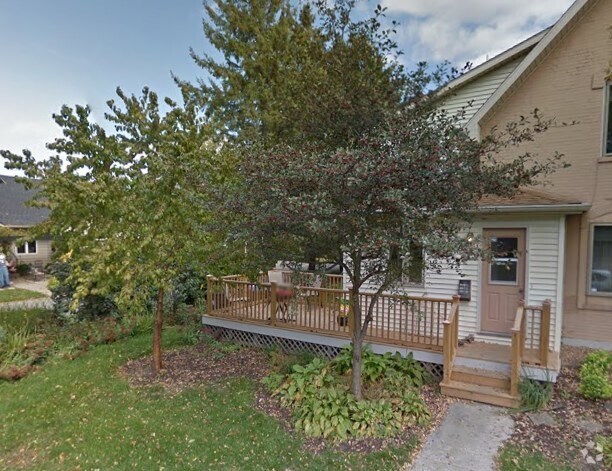 Front Private Entrance, with private patio - 133 Coy St Rental