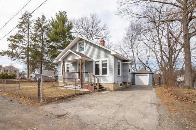 Photo - 8 Blackstone St