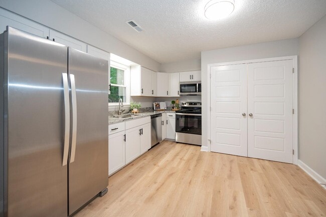 Photo - 691 Timberlake Dr
