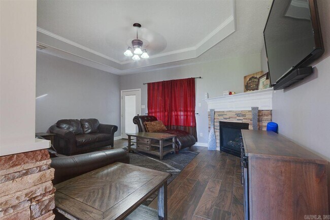 Photo - 31 W Oak Dr