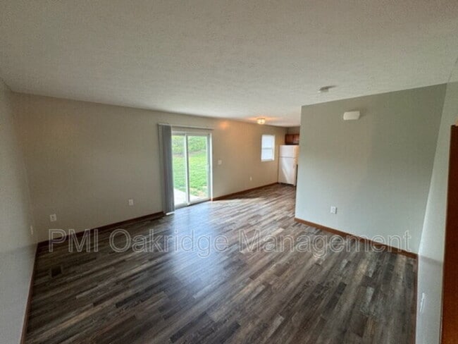 Photo - 729 Meadow Glen Ave
