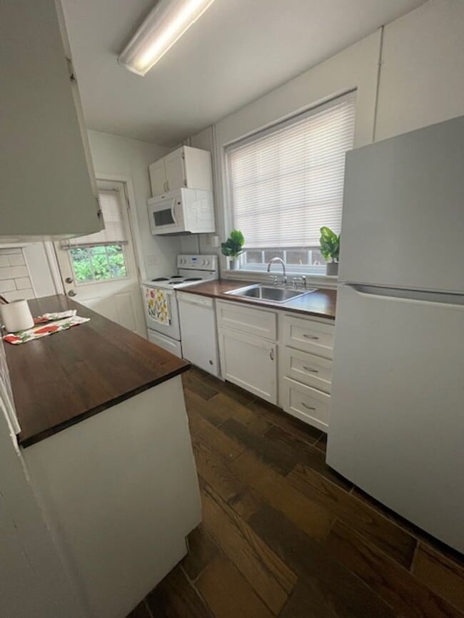 Photo - 401 Waccamaw Ave