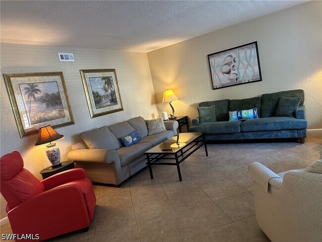 Building Photo - 4633 Bayshore Dr Unit M2