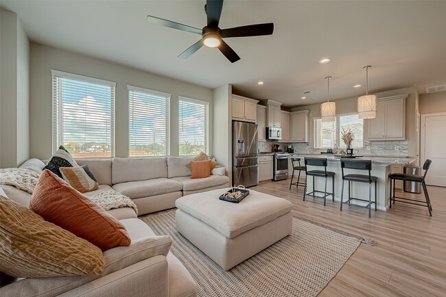 Photo - 7659 Green Bulrush Wy Casa