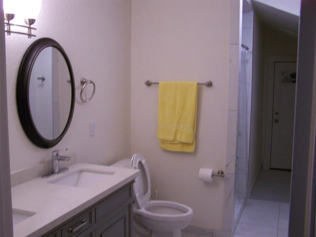 Photo - 1916 Hardy St