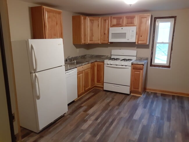 Building Photo - 9764 State Rd Unit Glenwood #1