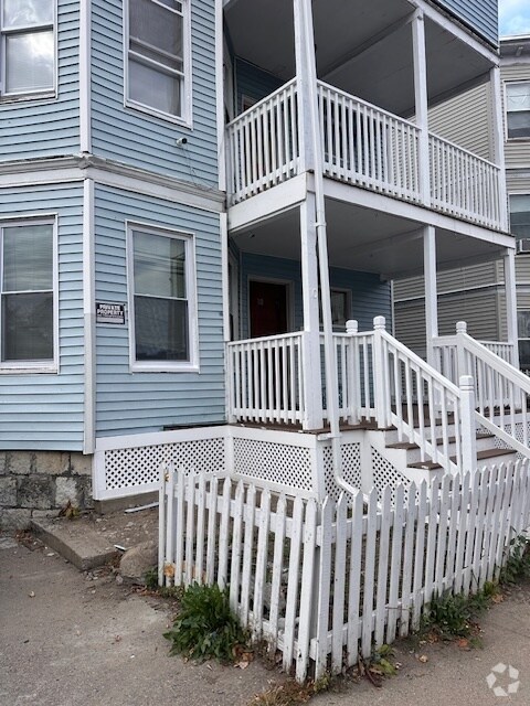 Building Photo - 10 Fabyan St Unit 2 Rental