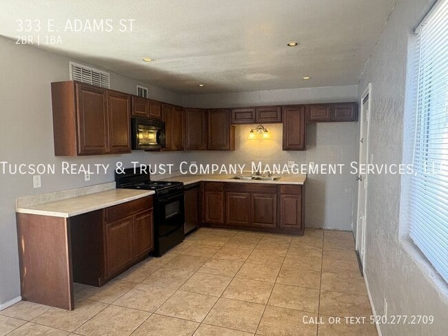 Photo - 333 E Adams St