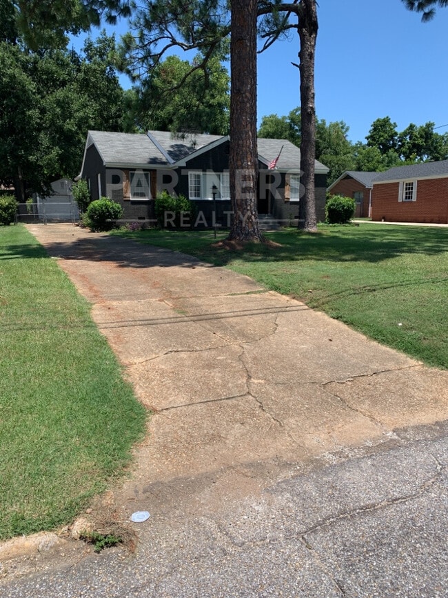 Photo - 2769 Pelzer Ave