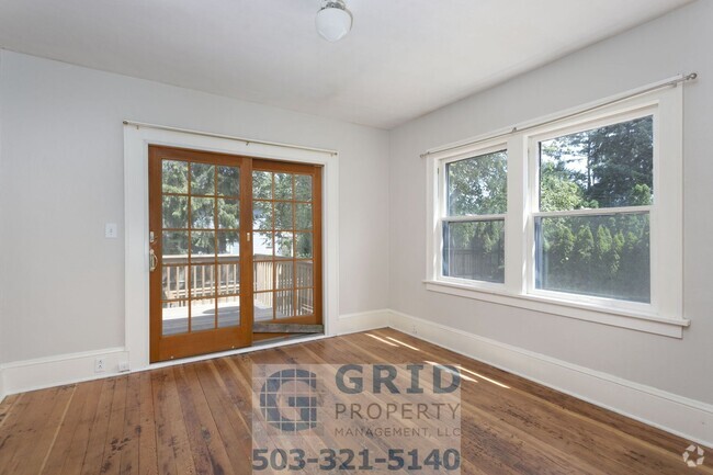 Building Photo - 4+ Bedroom, 2 Bath Craftsman Bungalow Avai... Rental