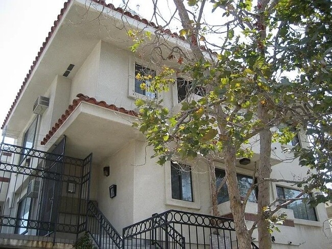 Building Photo - 3648 Motor Ave Rental