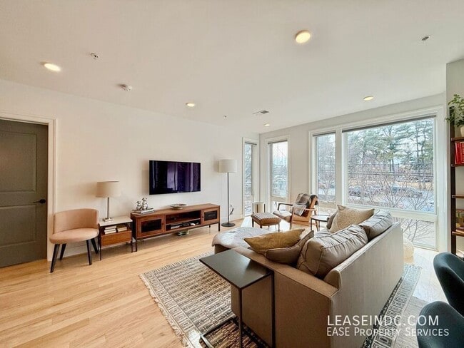 Photo - 4335 Harrison St NW Unidad #5