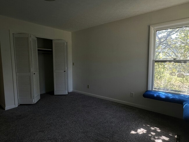 1439 Wolfe Ln