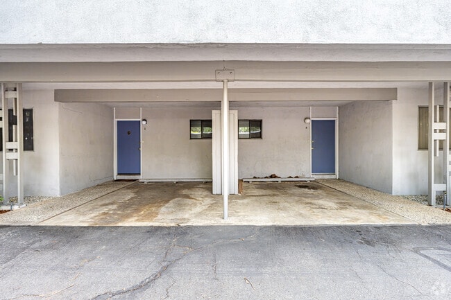 1BR unit Parking - 317 Monterey Rd