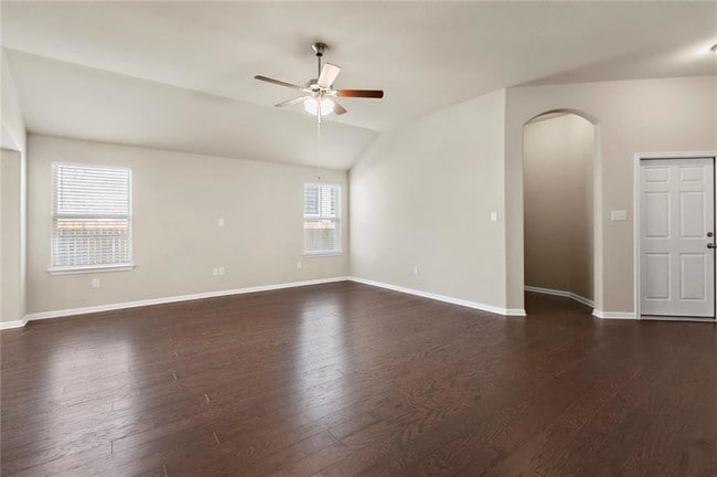 Photo - 1101 Goldilocks Ln