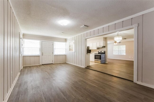 Photo - 705 Woodlawn Dr
