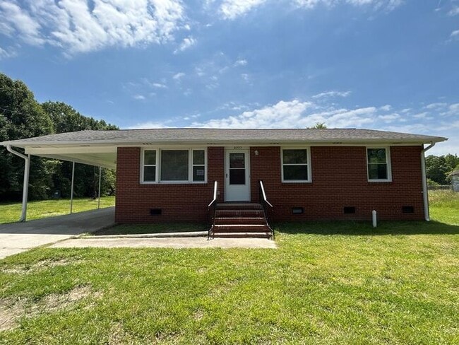 T.R. Lawing Realty Property - T.R. Lawing Realty Property House