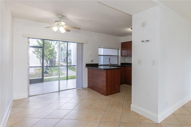 Photo - 4415 Treehouse Ln