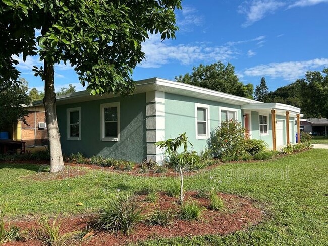 Photo - 418 Charles St