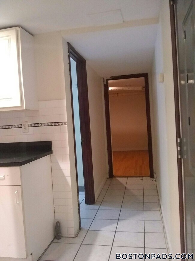 Photo - 171 Hemenway St Unit B2