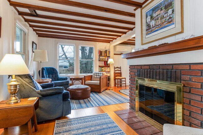 Photo - 122 Taylor Ave