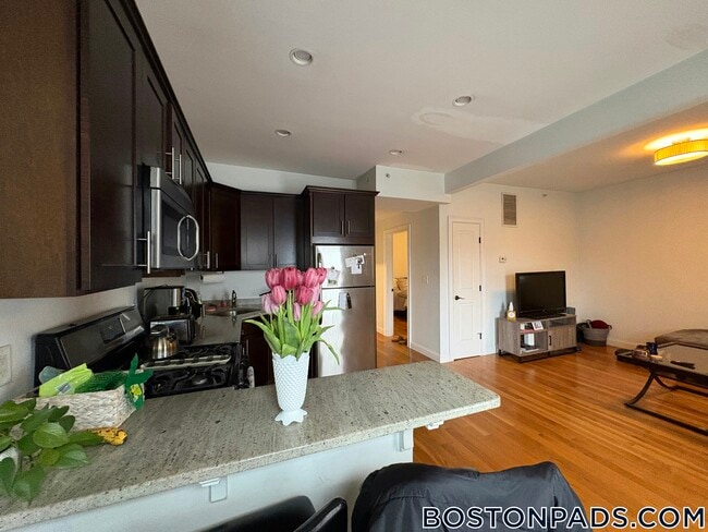 Photo - 23 Washburn St Unidad 3