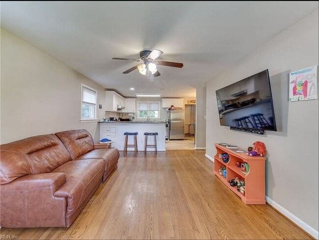 Photo - 3 bedroom /2 bathroom- Deer Park Grove