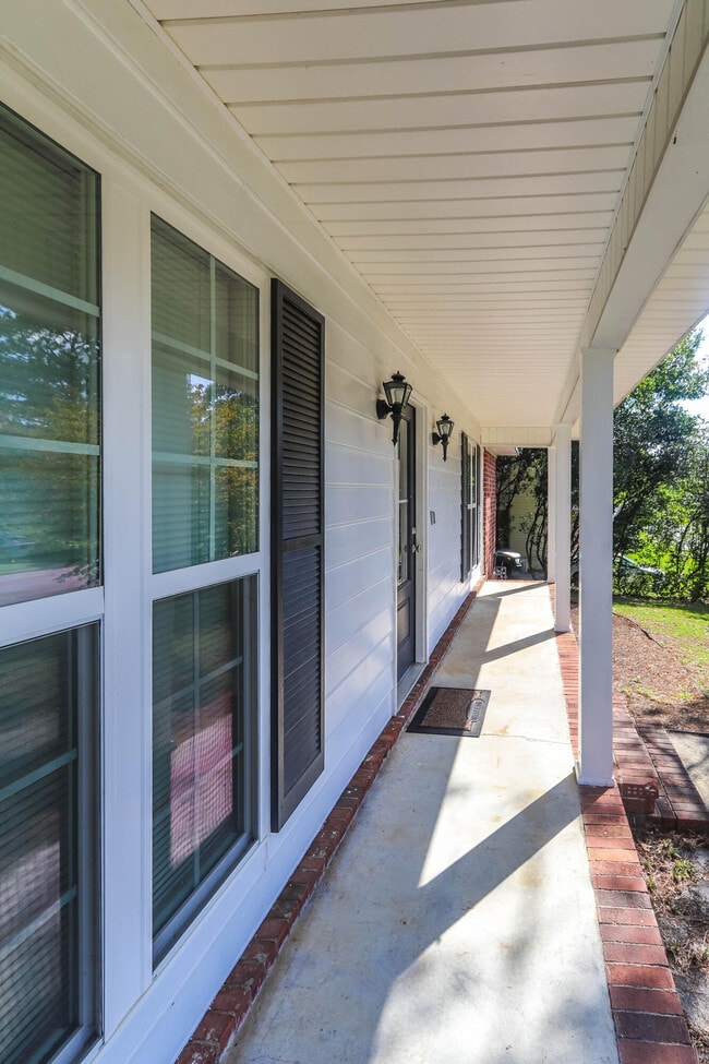 Photo - 913 N Willowick Dr