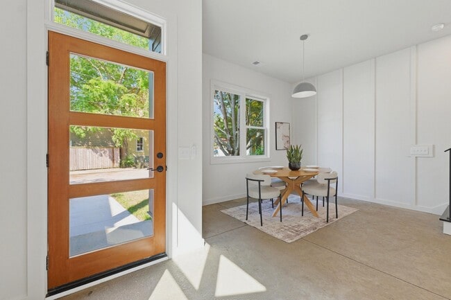 Photo - 6 F St