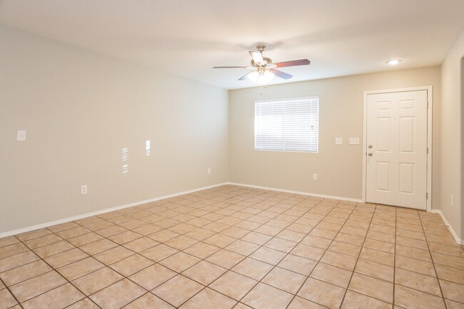 Photo - 8137 Finch Feather St