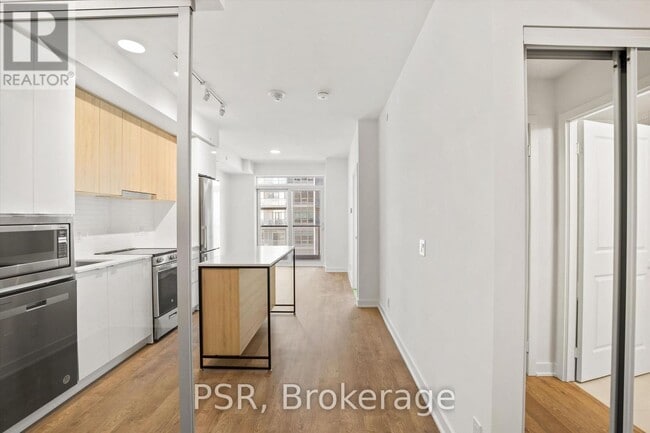 Photo - 30 Upper Mall Wy Unité 1908