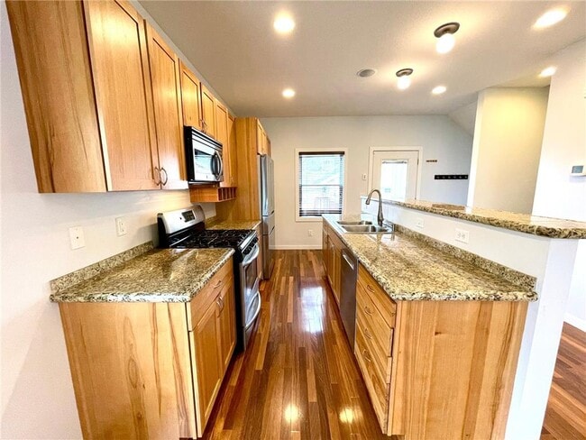 Photo - 403 Monroe Ave S