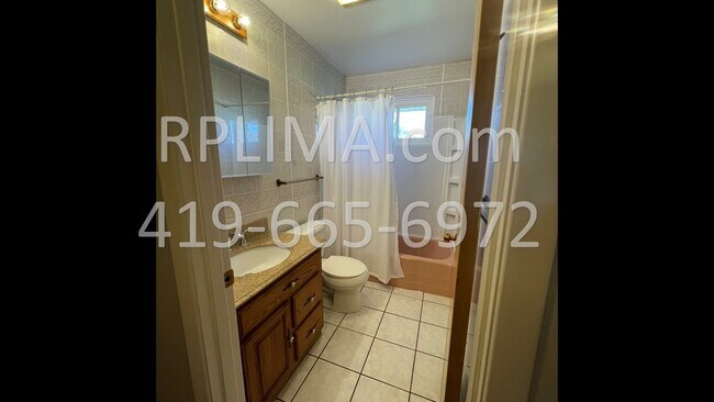 Photo - 722 MacKenzie Dr