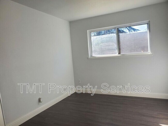 Photo - 9002 Salmon Falls Dr