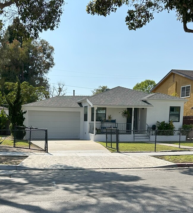 Photo - 4477 Harding Ave House