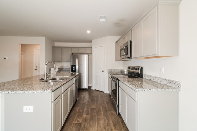 Photo - 448 Red Poll Wy