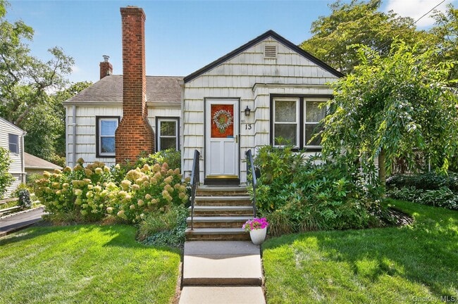 Building Photo - 13 Prospect St