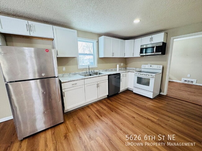 Photo - 5626 6th St NE