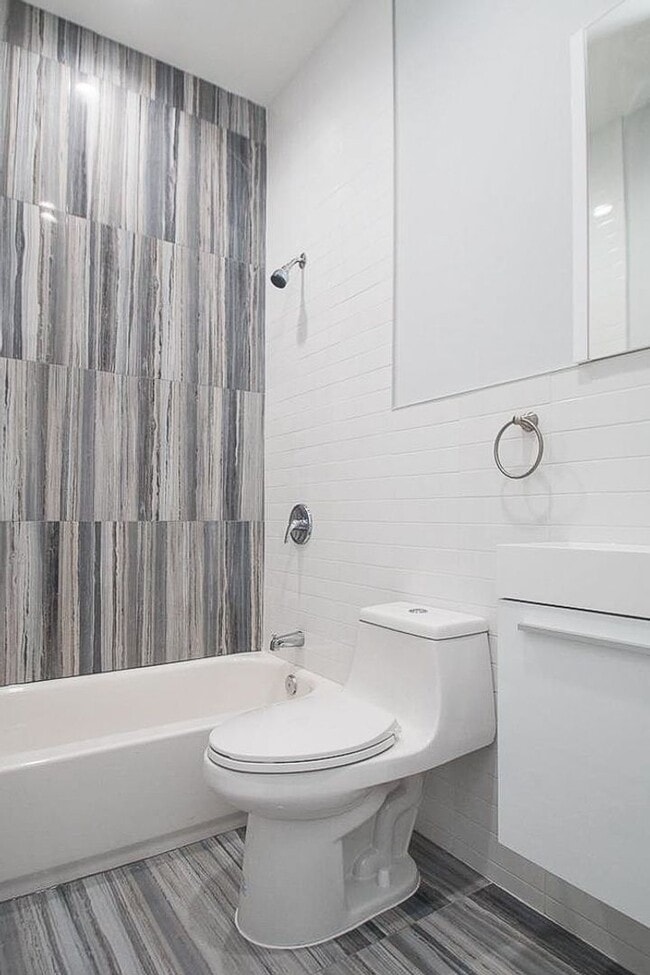 Photo - 2808 W Oxford St Unit 1