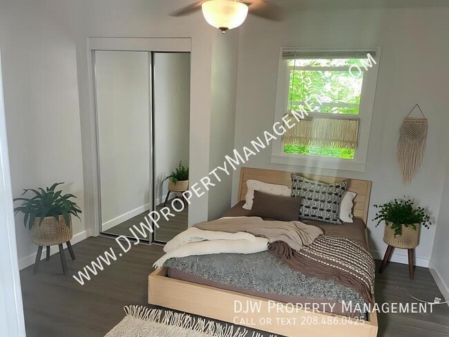 Photo - 2013 S Denver Ave