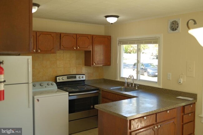 Photo - 6 Botany Cir