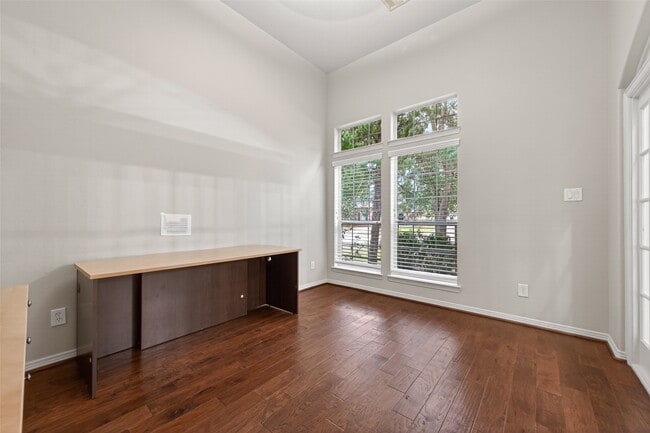 Photo - 5215 Field Briar Ln