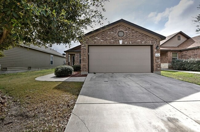 Photo - BEAUTIFUL SINGLE STORY HOME  |  CLOSE TO H...