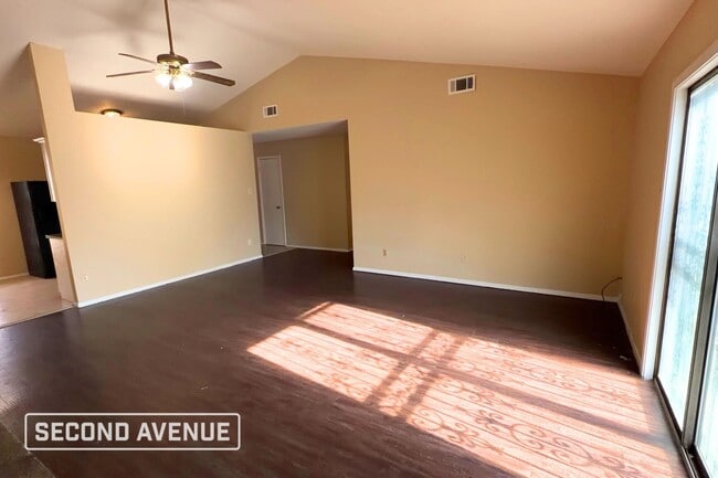 Photo - 5775 Ashridge Pl