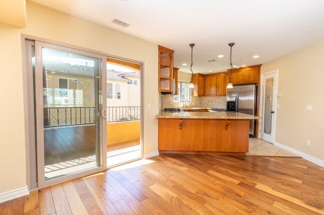 Photo - Beautiful 3 br/3.5ba Townhome in Pacific Beach Just Blocks to Crown Point Shores!