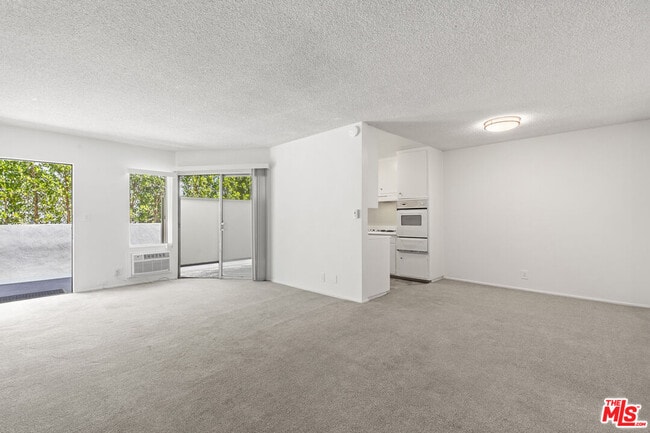 Photo - 929 N San Vicente Blvd Unidad 4 Rental