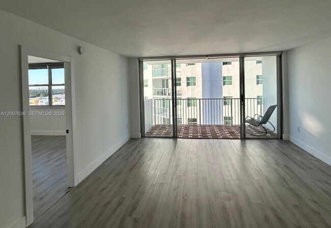 Photo - 5838 Collins Ave Unit 8E