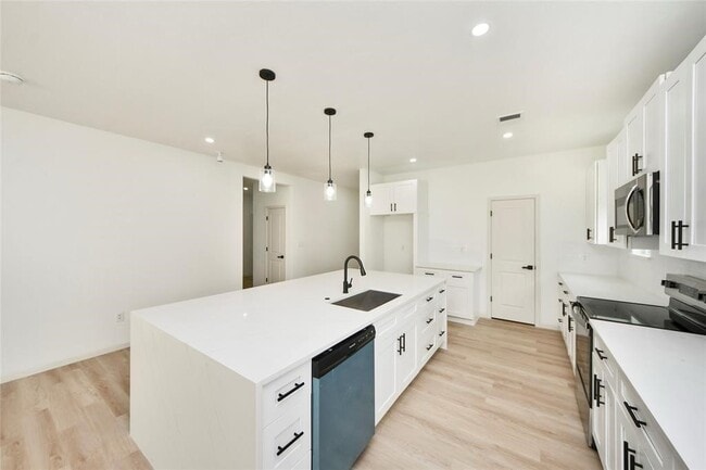 Photo - 600 Rd 5105