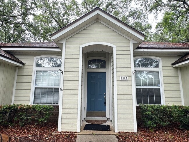 Photo - 5 minutes to the beach!  Remodeled Home!